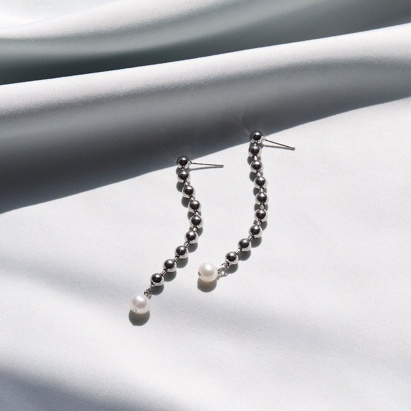 ボールチェーンパールピアス~plus stainless ball chain pearl pierce ~ - 耳环/耳夹 - 不锈钢 银色