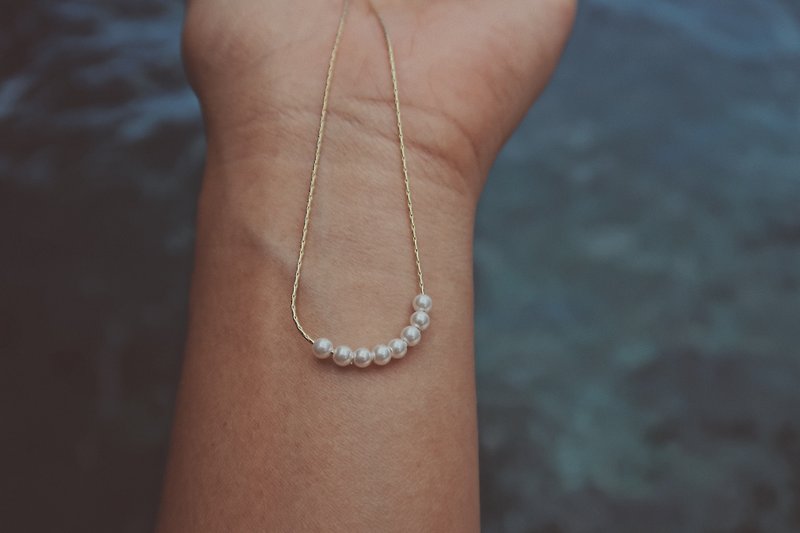 海女的洁白小珍珠14K金锁骨项链 WHITE PEARLS - 项链 - 纯银 金色