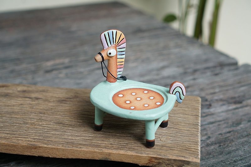Horse chair,Plant pot plate handmade ceramic  - 花瓶/陶器 - 陶 蓝色