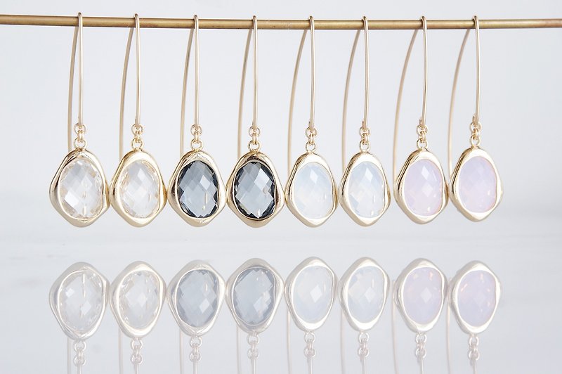 【14KGF】Leaf Hook Earrings,,Glossy Color Glass(Crystal/Grey/WhiteOpal/PinkOpal) - 耳环/耳夹 - 玻璃 金色