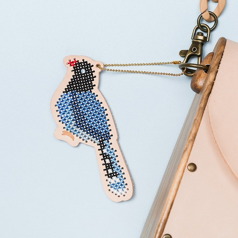 【台湾蓝鹊】皮革挂饰 十字绣材料套组 | XiuCrafts - 皮件 - 真皮 多色