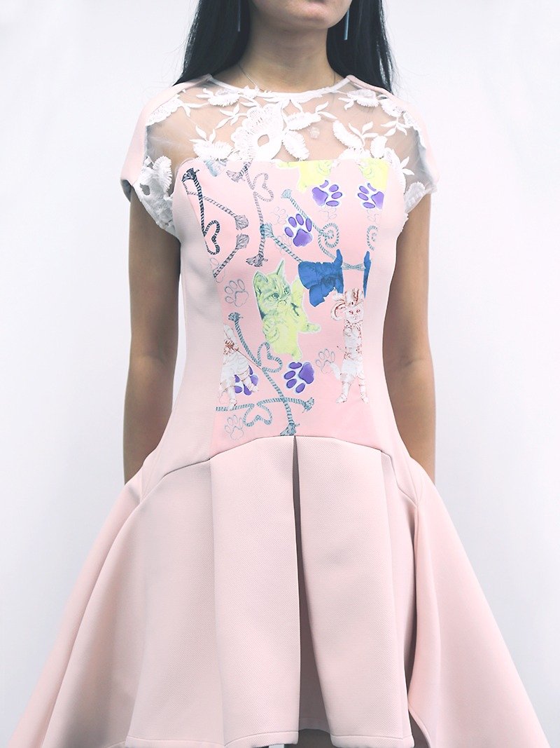 香港设计师品牌 Blind by JW 优雅连衣裙（猫咪） - 洋装/连衣裙 - 聚酯纤维 粉红色
