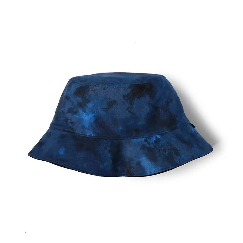 水墨蓝渲染双面渔夫帽 - 帽子 - 棉．麻 蓝色