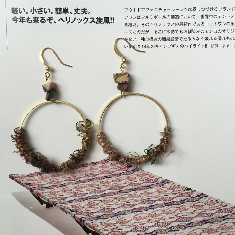 手工纱丽线黄铜耳环 (4cm直径)   |  民族风  |  天然小石  |  大地色系 - 耳环/耳夹 - 其他金属 卡其色