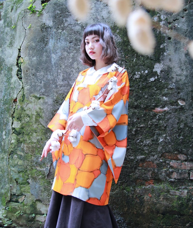 Back to Green::日本带回 暖橘拼接  vintage kimono (KBI-27) - 女装休闲/机能外套 - 丝．绢 橘色