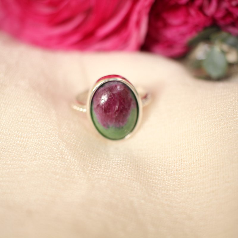 独特的紅×緑 紅宝石in硬沸石銀指輪 一件事    個性的な紅×翠 ルビーインゾイサイトのシルバーリング  1点物 - 戒指 - 宝石 红色