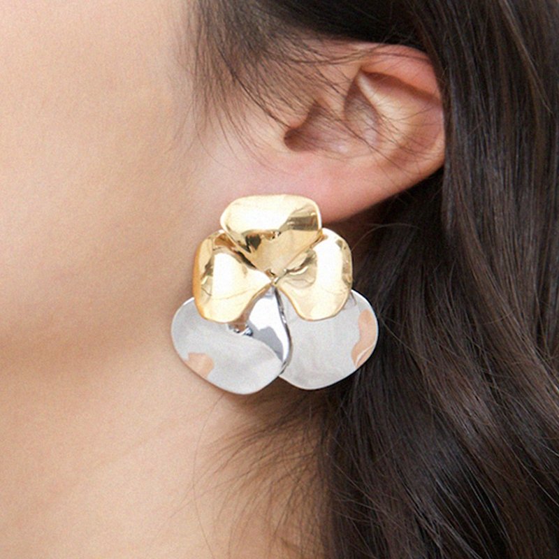 金银拼色大花朵耳钉 - 耳环/耳夹 - 铜/黄铜 金色