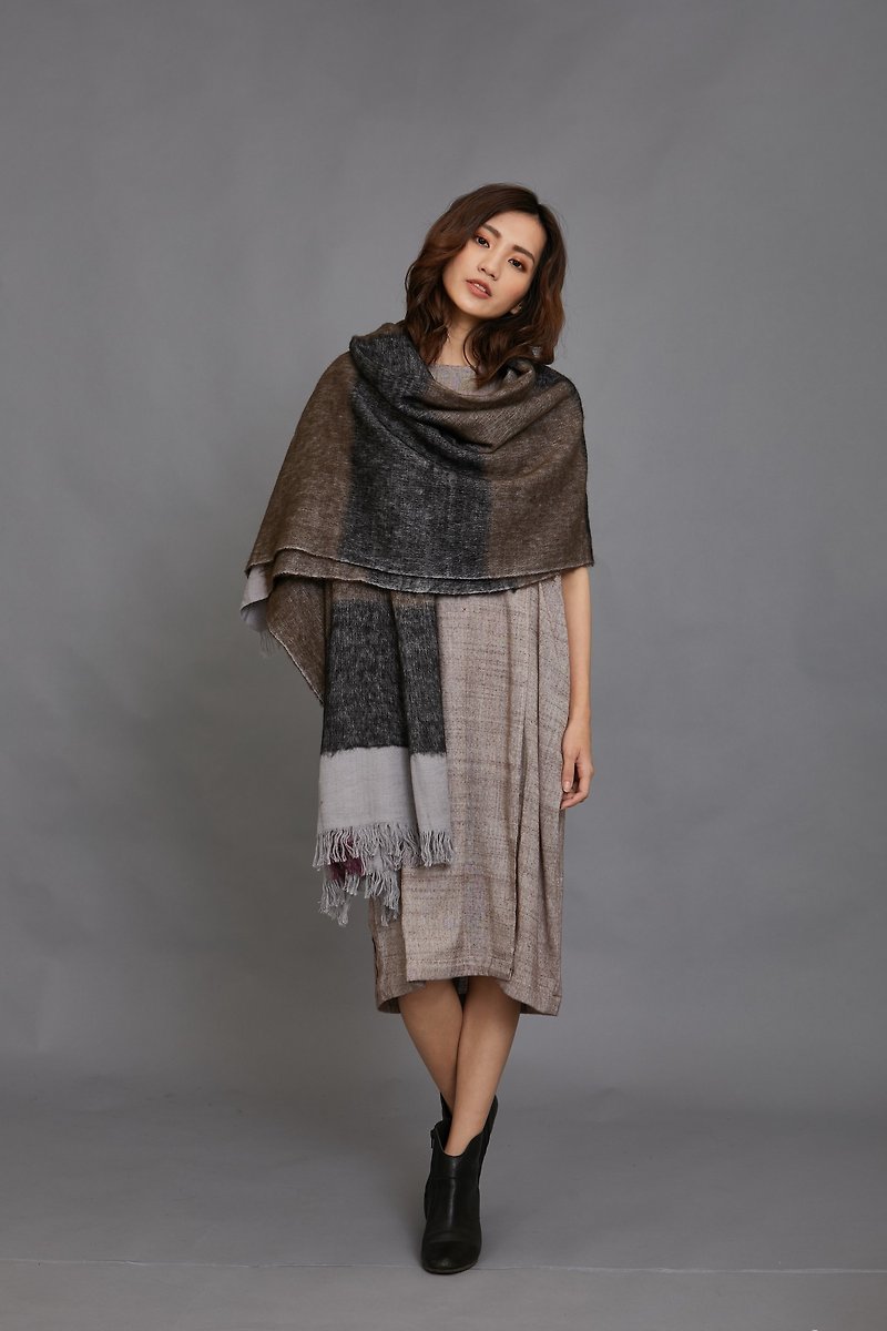 冬暮氂牛混棉围巾-黑紫-公平贸易 - 围巾/披肩 - 其他材质 多色