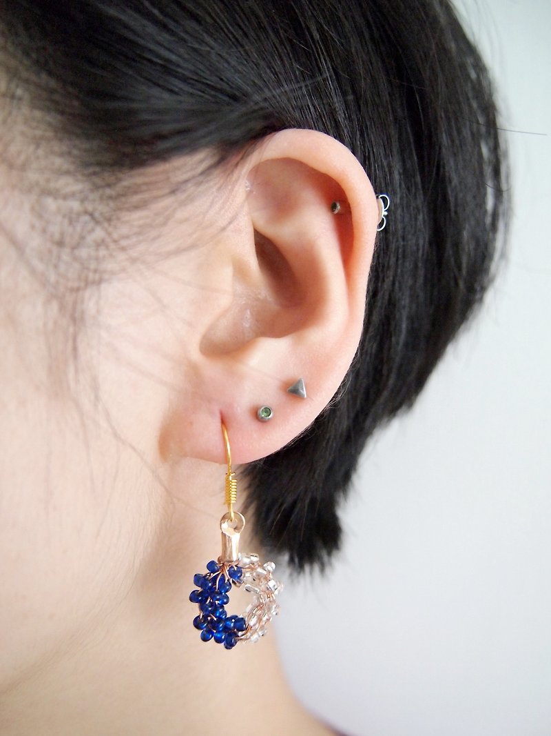 BUE003_订制典雅手工编织海蓝色加透明小珠耳环 - 耳环/耳夹 - 其他材质 蓝色