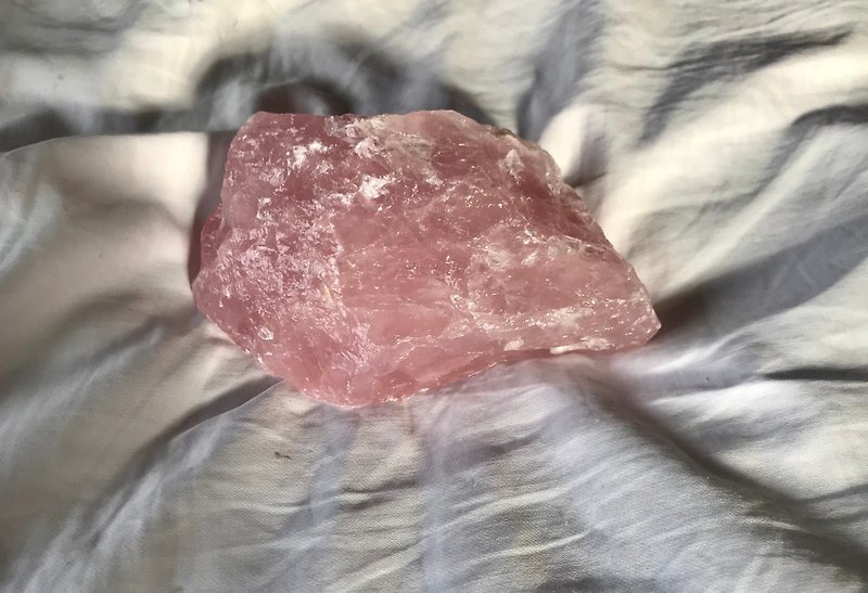 粉晶原石 天然原石 水晶 水晶球 crystal 摆设 水晶原矿 粉冰带彩 - 摆饰 - 水晶 粉红色