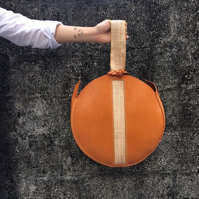 独家贩售  原创商品 手工皮革圆型香蕉丝手拿包 - 手提包/手提袋 - 真皮 橘色