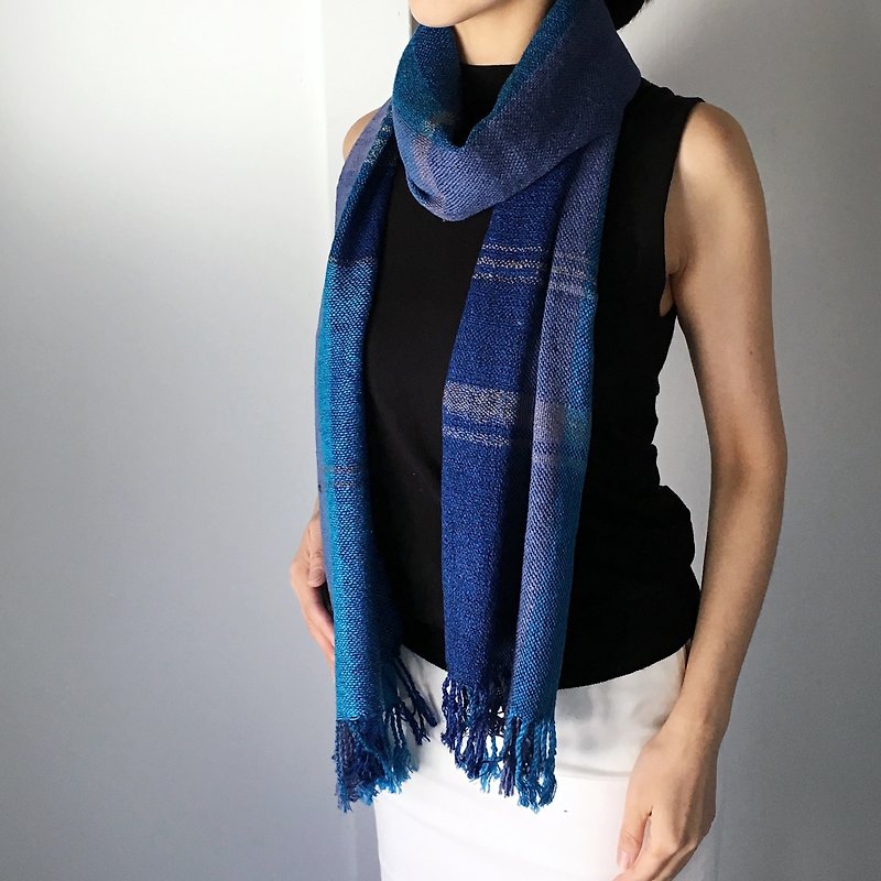 Unisex silk scarf "Blue Stripe" - 丝巾 - 棉．麻 蓝色
