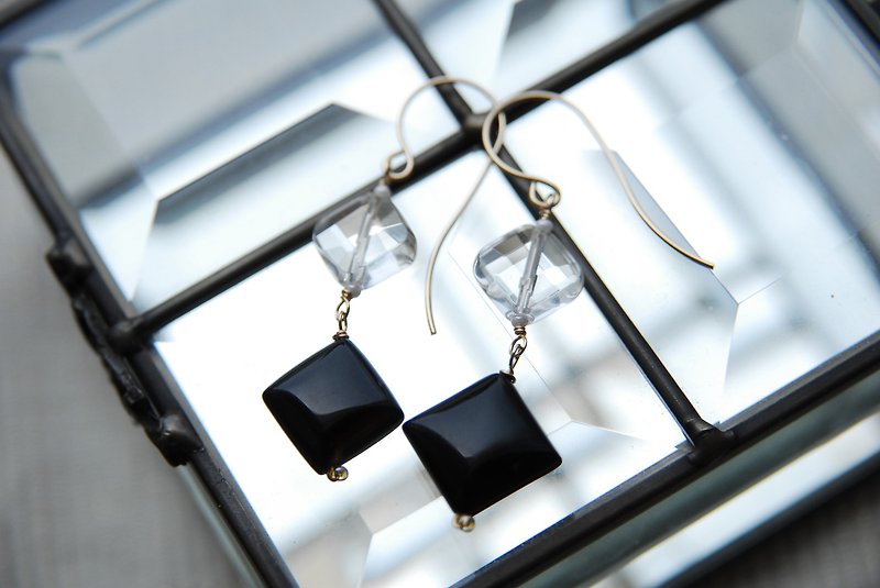 オニキスと水晶のダイヤ型のピアス　１４kgf - 耳环/耳夹 - 半宝石 黑色