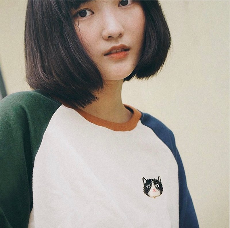 Happy cat-embroidery Short sleeve Top / T- shirt【雙 11 限定】 - 女装 T 恤 - 棉．麻 多色