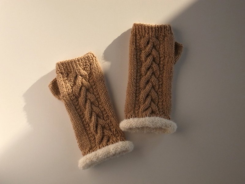 アルパカウールで編んだアラン模様の指なしミトン・キャメル　受注生産 - 手套 - 其他材质 卡其色