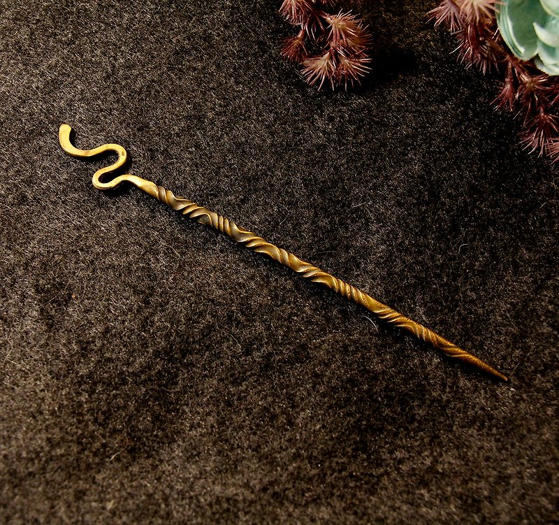 复古色黄铜手工制扭转发簪 - 发饰 - 铜/黄铜 卡其色