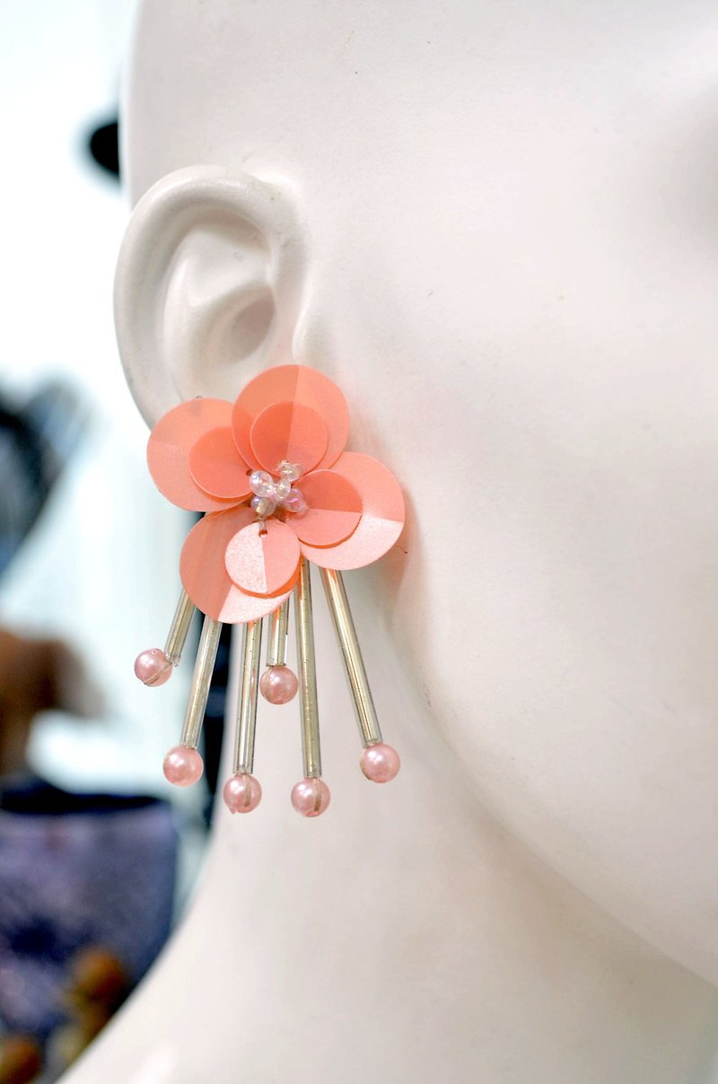 粉红色珠片花耳钉 干花玻璃球耳壁 一对发售 - 耳环/耳夹 - 塑料 粉红色