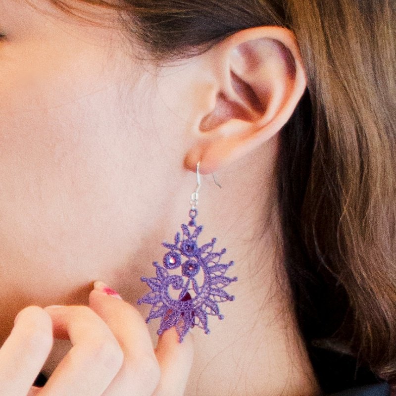 PINKOI限定福袋-低语耳环&黑叶&羽毛交叠项链3件组 - 耳环/耳夹 - 绣线 紫色