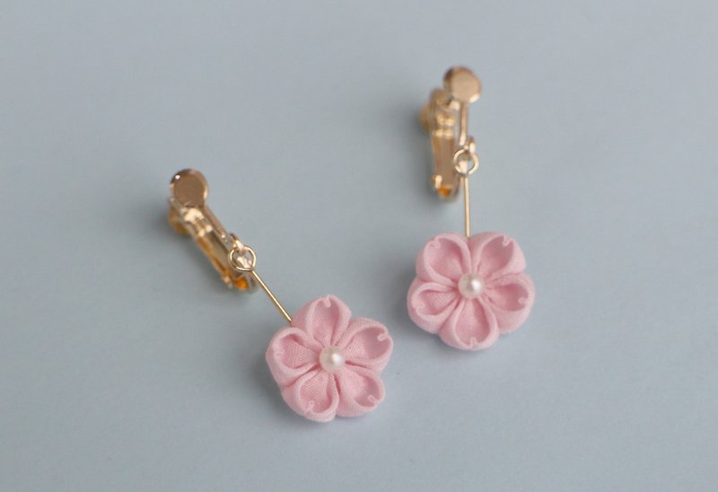 はんなり桜のイヤリング ピンク - 耳环/耳夹 - 其他材质 粉红色