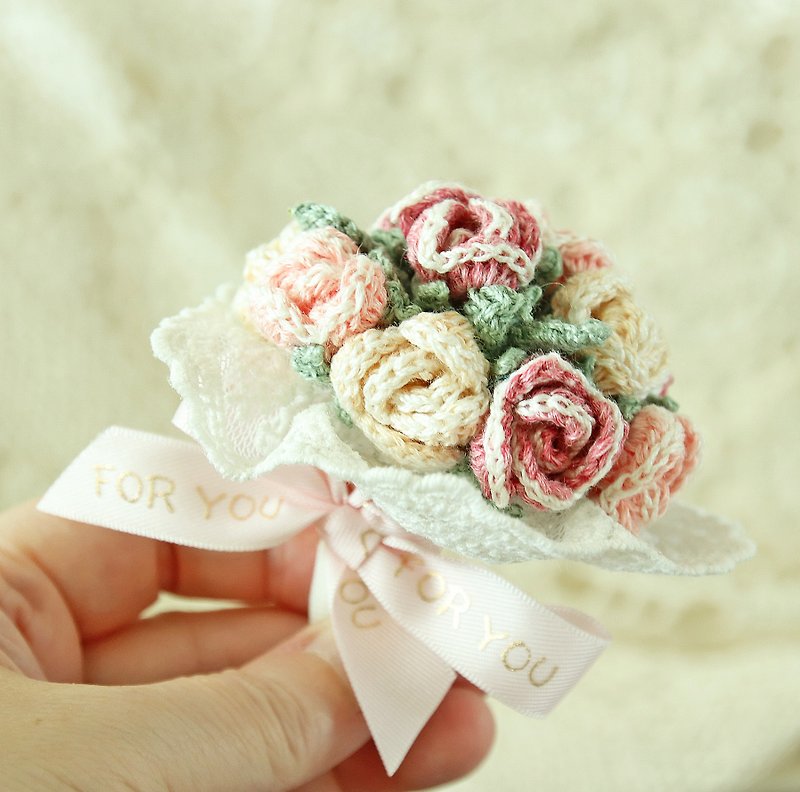 12朵玫瑰花束礼盒 永久保留人手编织 求婚订情结婚礼物 新娘花球 - 干燥花/捧花 - 棉．麻 粉红色