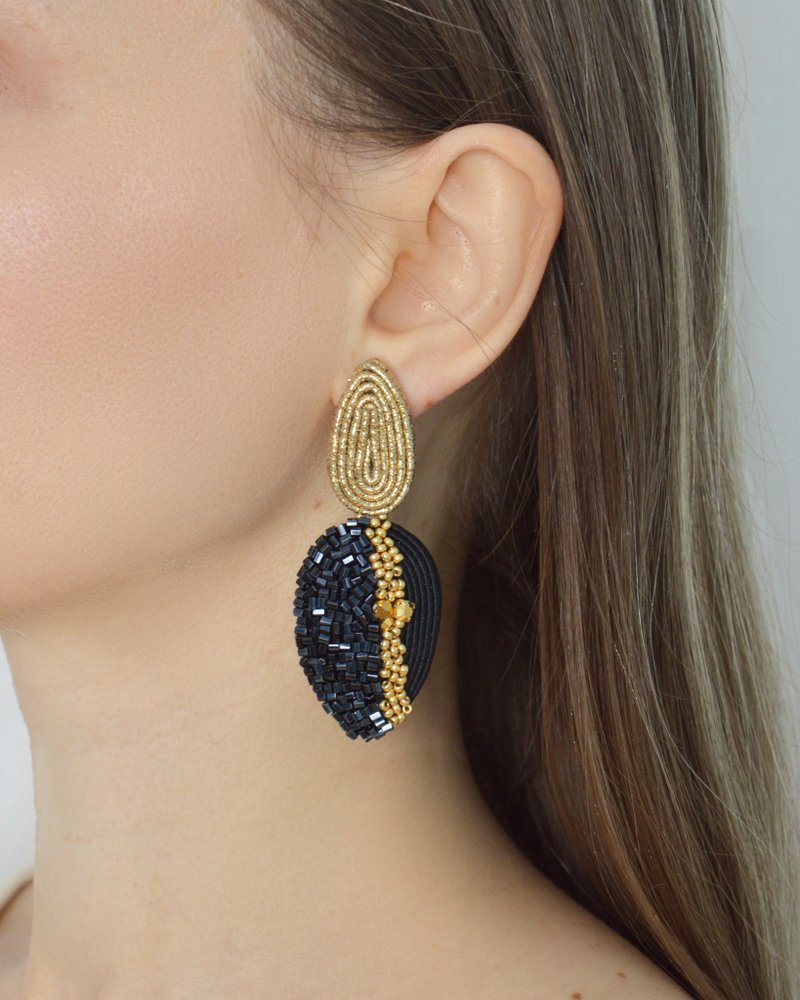 Earrings Gurzuf in black colour - 耳环/耳夹 - 其他材质 黑色