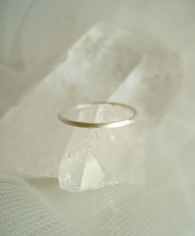 Silver matte plain ring