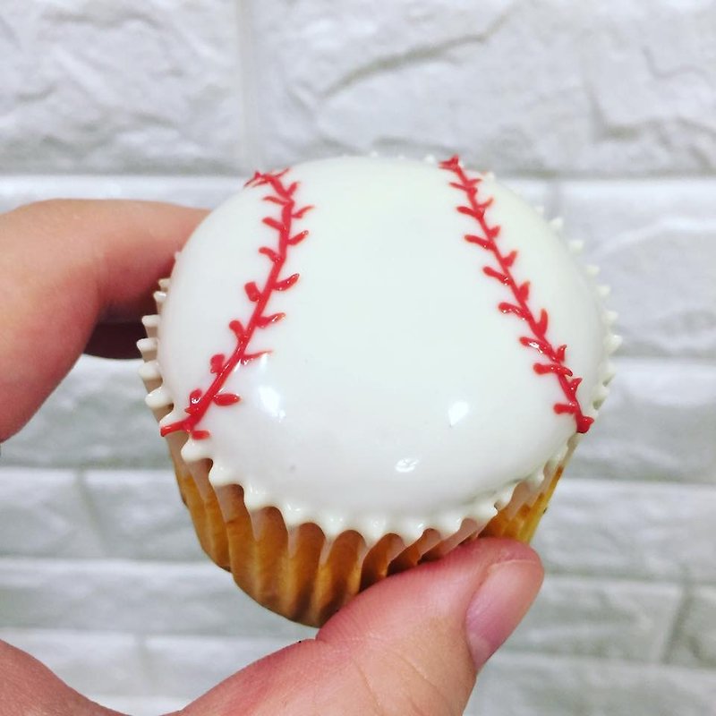 【甜果时】三入杯子蛋糕礼盒：棒球 - 蛋糕/甜点 - 新鲜食材 白色