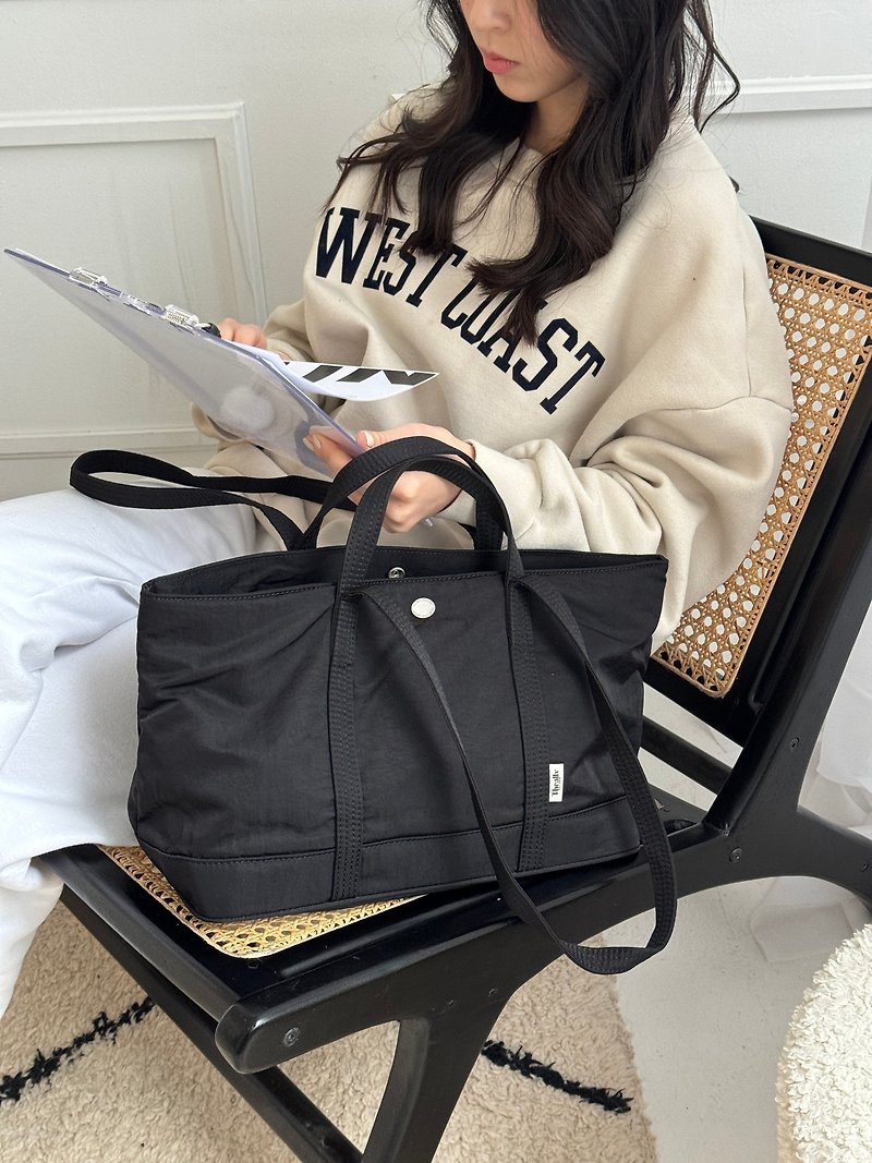 韩国 The Ally | MOLLY BAG (附化妆小包) | 运动包 | 黑色 - 手提包/手提袋 - 聚酯纤维 黑色