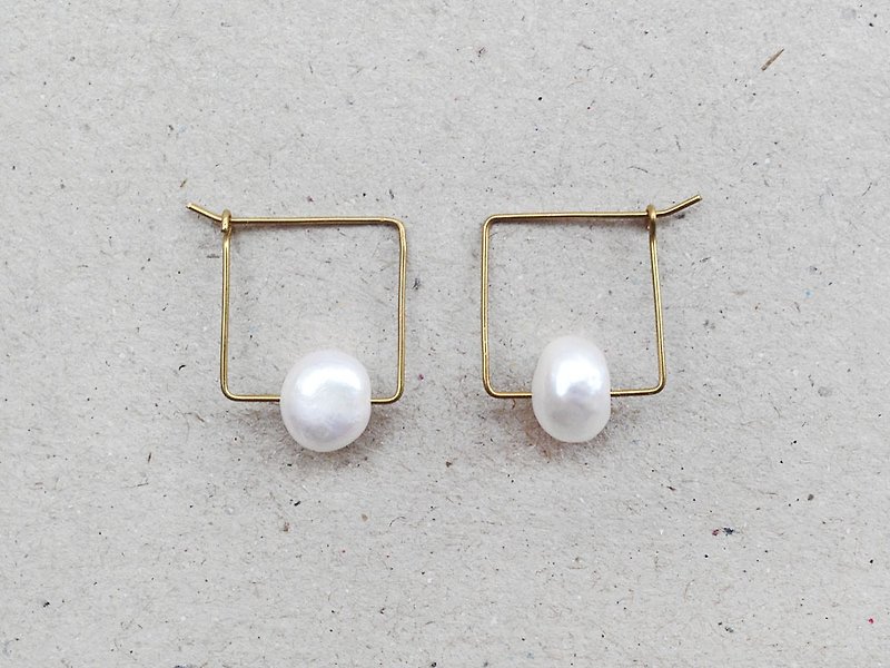 方圆之间淡水珍珠简约铜丝耳环 - 耳环/耳夹 - 宝石 白色