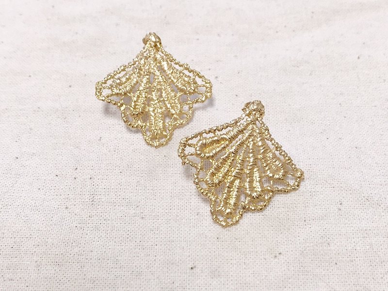 mermaid gold pierced earrings/マーメイド ゴールド ピアス - 耳环/耳夹 - 其他金属 金色