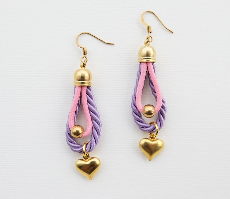 Purple and pink rope earrings with hearts - 耳环/耳夹 - 其他材质 紫色
