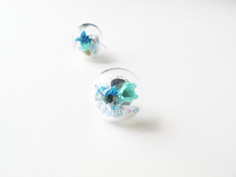 Rosy Garden 文艺蓝绿色小雏菊水晶弧面玻璃耳环 - 耳环/耳夹 - 植物．花 蓝色