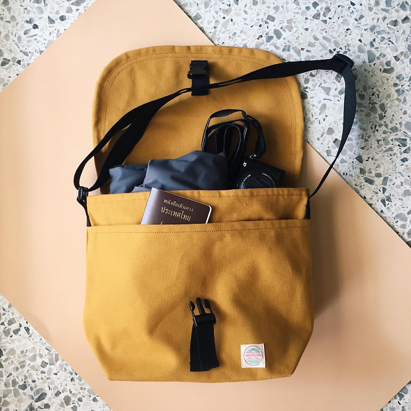 New Big Mustard Basic Messenger Canvas Bag/ everyday bag/ travel bag - 侧背包/斜挎包 - 棉．麻 黄色