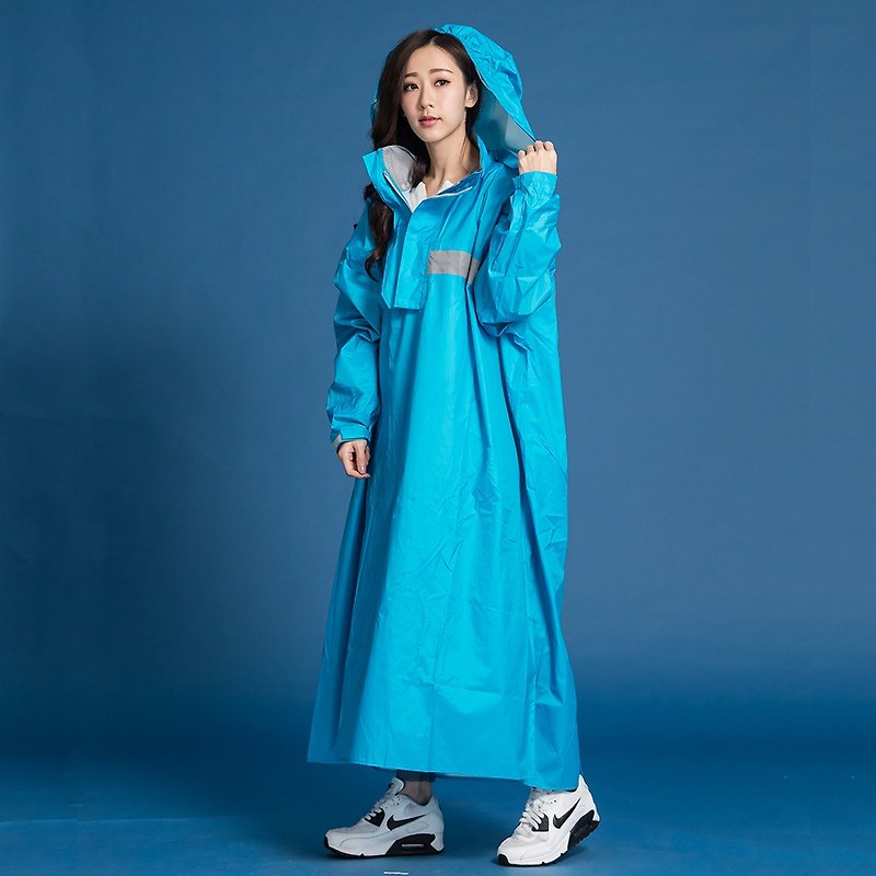 藏衫罩背背款-背包太空连身式风雨衣-蓝 - 雨伞/雨衣 - 防水材质 蓝色