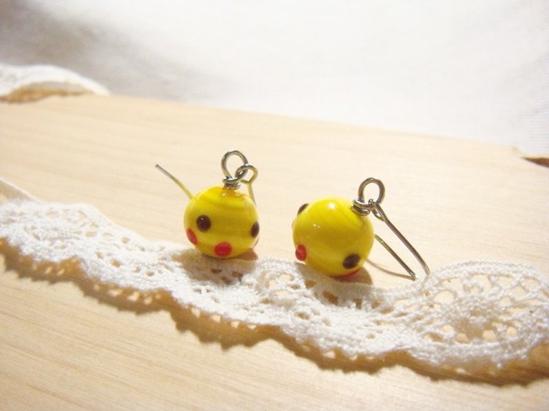 柚子林琉璃 - 小鸡咕咕 - 琉璃耳环 - 耳环/耳夹 - 玻璃 黄色