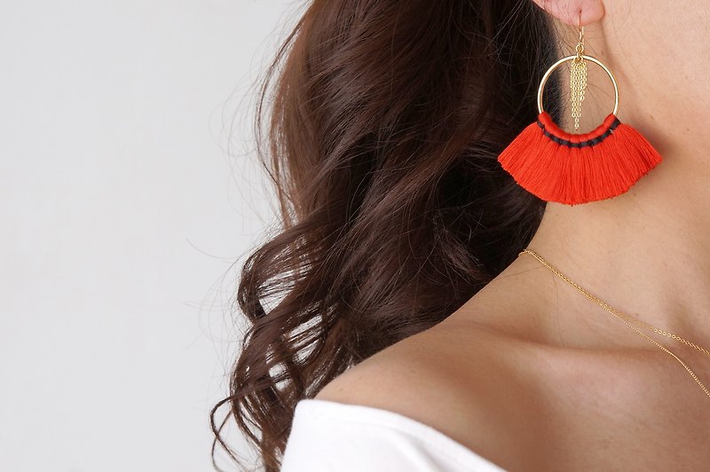 【14KGF】Tassel Hoop Earrings - 耳环/耳夹 - 其他金属 红色