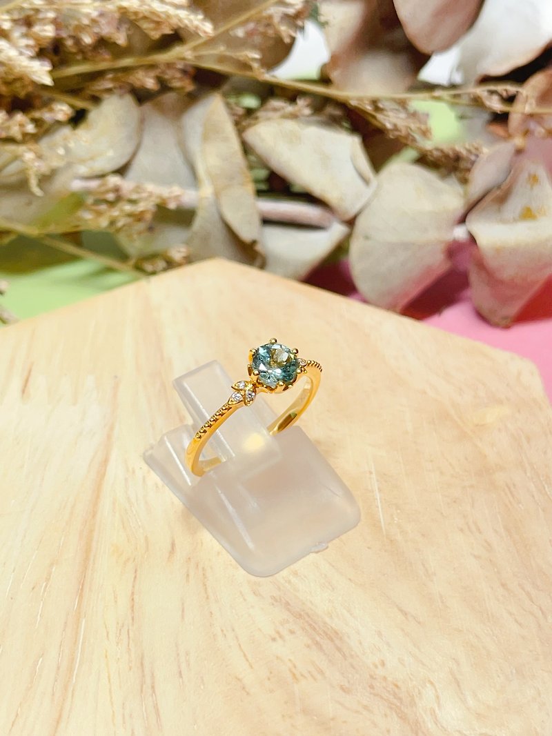 9k金薄荷绿色碧壐碎白钻戒指 - 戒指 - 宝石 绿色