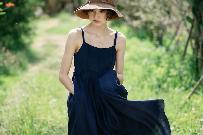 Camisole Linen Dress with Back Shell Button in Navy - 洋装/连衣裙 - 棉．麻 蓝色