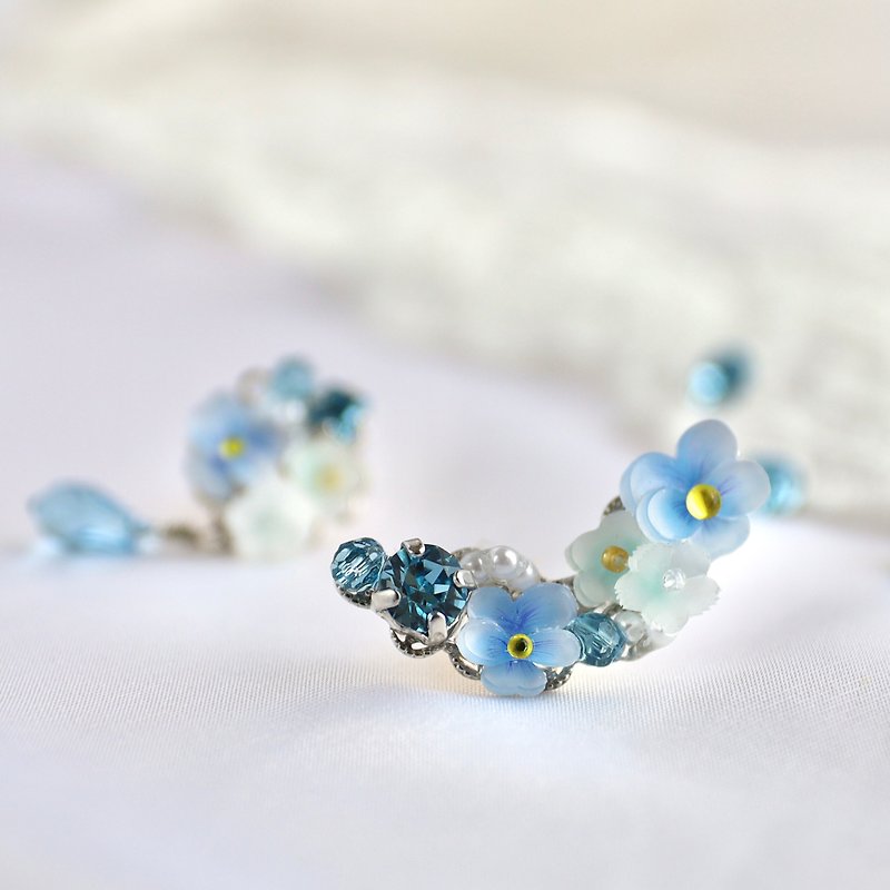 ビオラの花束イヤーカフ　アクアマリンカラー - 耳环/耳夹 - 玻璃 蓝色