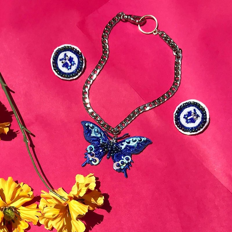 KS necklace : blue butterfly