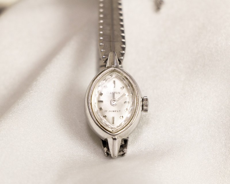 美国 CLINTON 手上链机械式 榄形钻切镜面古董手表 女表 机械表 - 女表 - 其他金属 银色