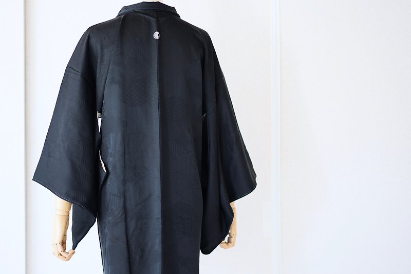 Silk black kimono, cloud kimono, Traditional kimono, Gorgeous kimono /4610 - 女装休闲/机能外套 - 丝．绢 黑色