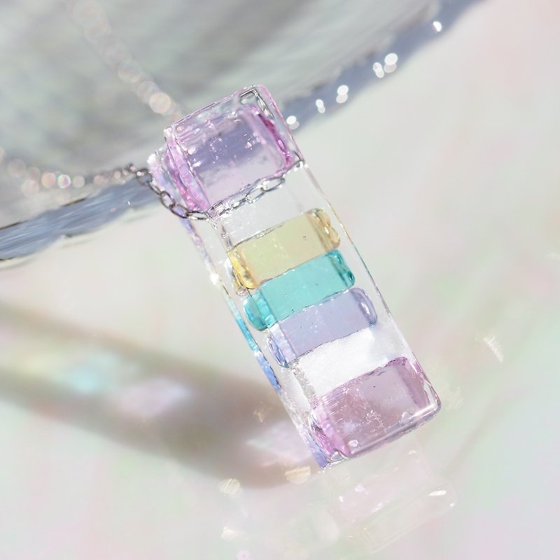 Fragrant glass (Kaoru [Sakura pastel]) Aroma pendant [Petit can be selected] [Cotton string, Silver 925 can be selected] [Made to order]