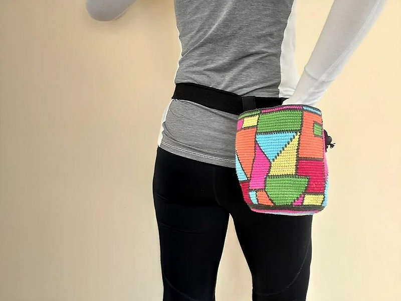 Recycled chalk bag, unique chalk bag, climbing bag, gift for climber - 运动配件 - 绣线 多色