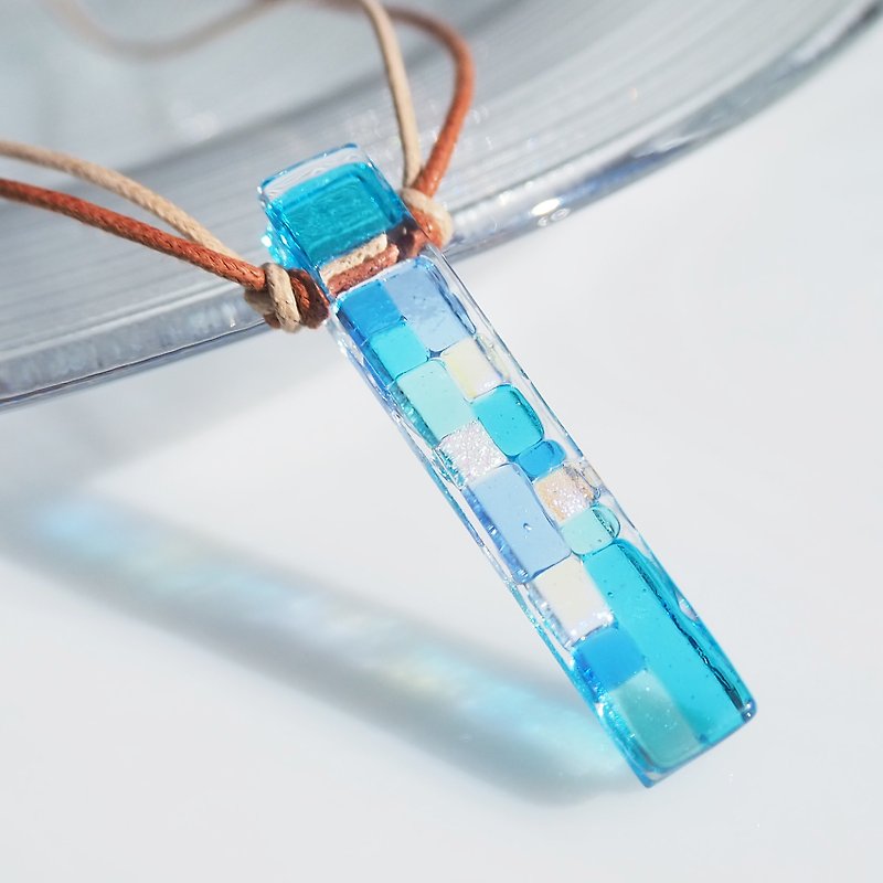Aurora Glass (Aurora [Turquoise]) Necklace [Can be changed to an aroma pendant] [Made to order]