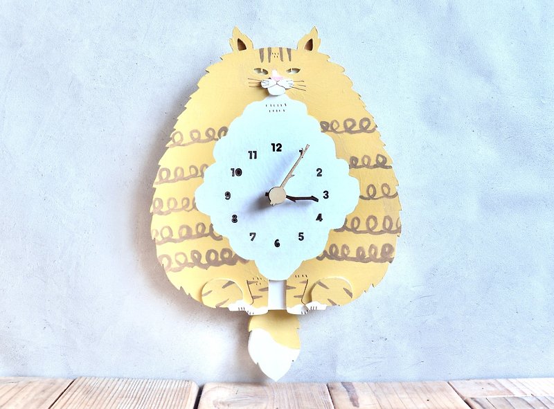 茶トラ猫 ロング レギュラーサイズの時計 木製 振り子時計 掛け時計 - 时钟/闹钟 - 木头 黄色