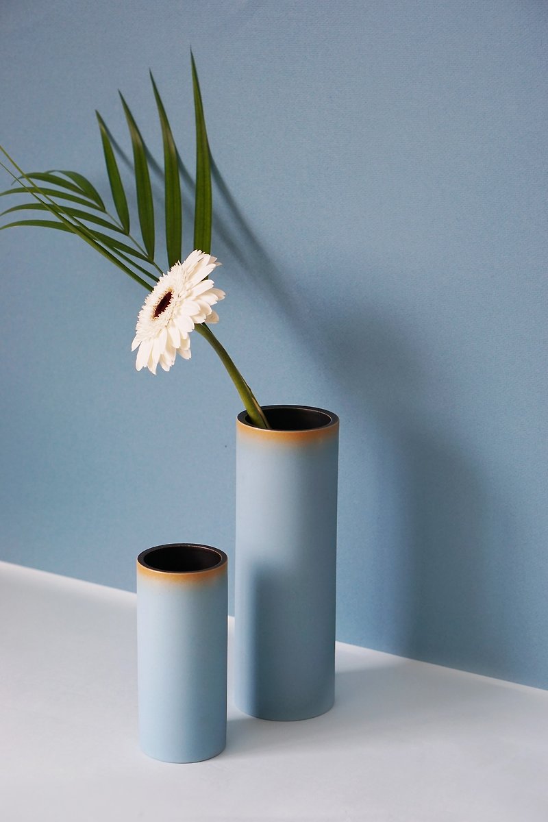 手作陶瓷直筒花器－镜湖蓝 - 花瓶/陶器 - 瓷 蓝色