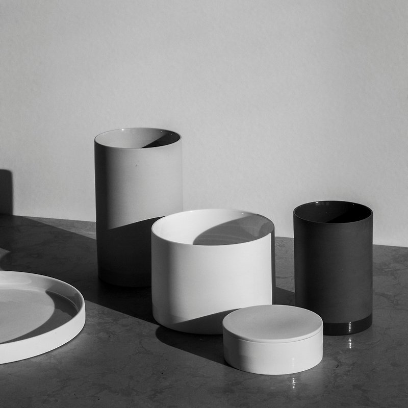 【MENU 丹麦设计家居】Cylindrical 陶瓷花器 - 花瓶/陶器 - 陶 
