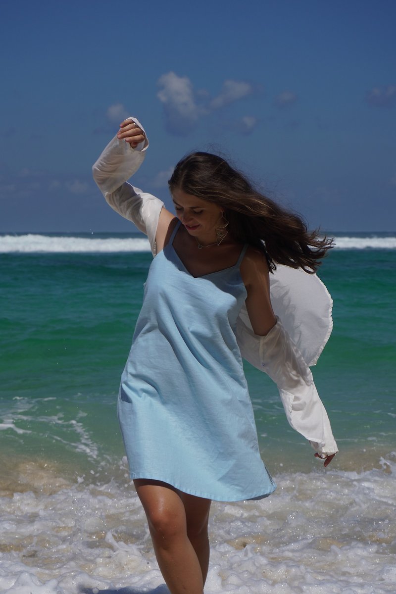 天然亚麻夏装 纯亚麻细肩带礼服 有机亚麻淡蓝色沙滩吊带裙 - 洋装/连衣裙 - 环保材料 蓝色