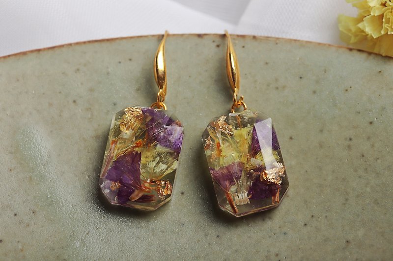 Handmade Dry Pressed Flower Resin Earrings, Real Flower Jewelry - 耳环/耳夹 - 植物．花 紫色